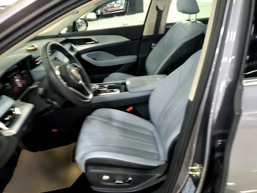 Hongqi H5 PHEV 2025 170 super hybrid version купить на сайте DeffCars