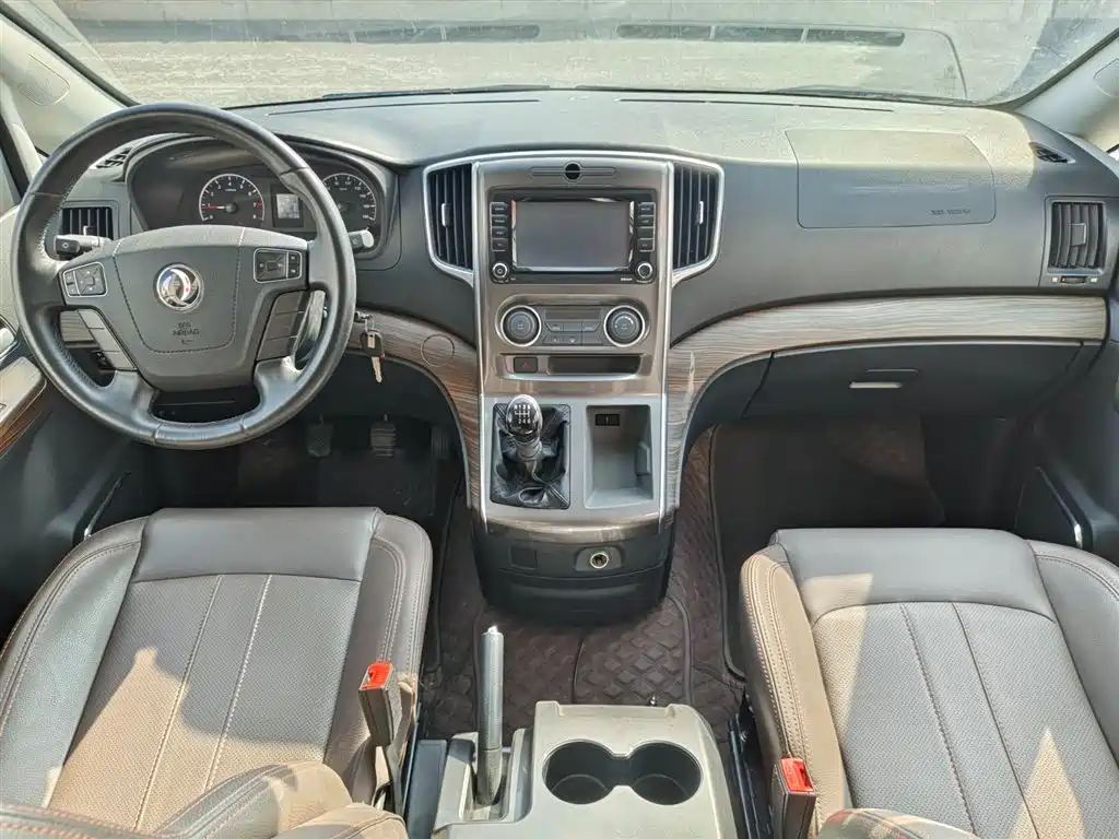 Lingzhi PLUS 2021 2.0L manual luxury model 7 seats купить на сайте DeffCars