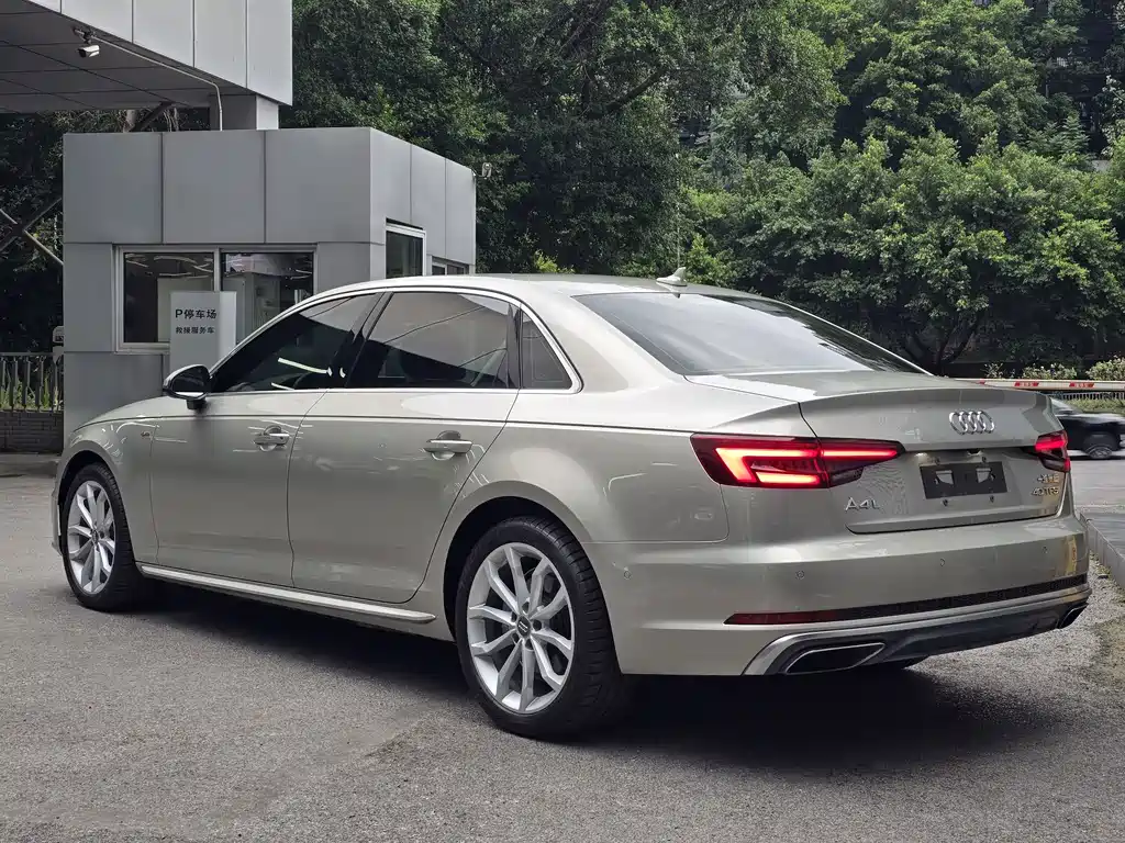 Audi A4L 2019 40 TFSI Fashion Type National V купить на сайте DeffCars