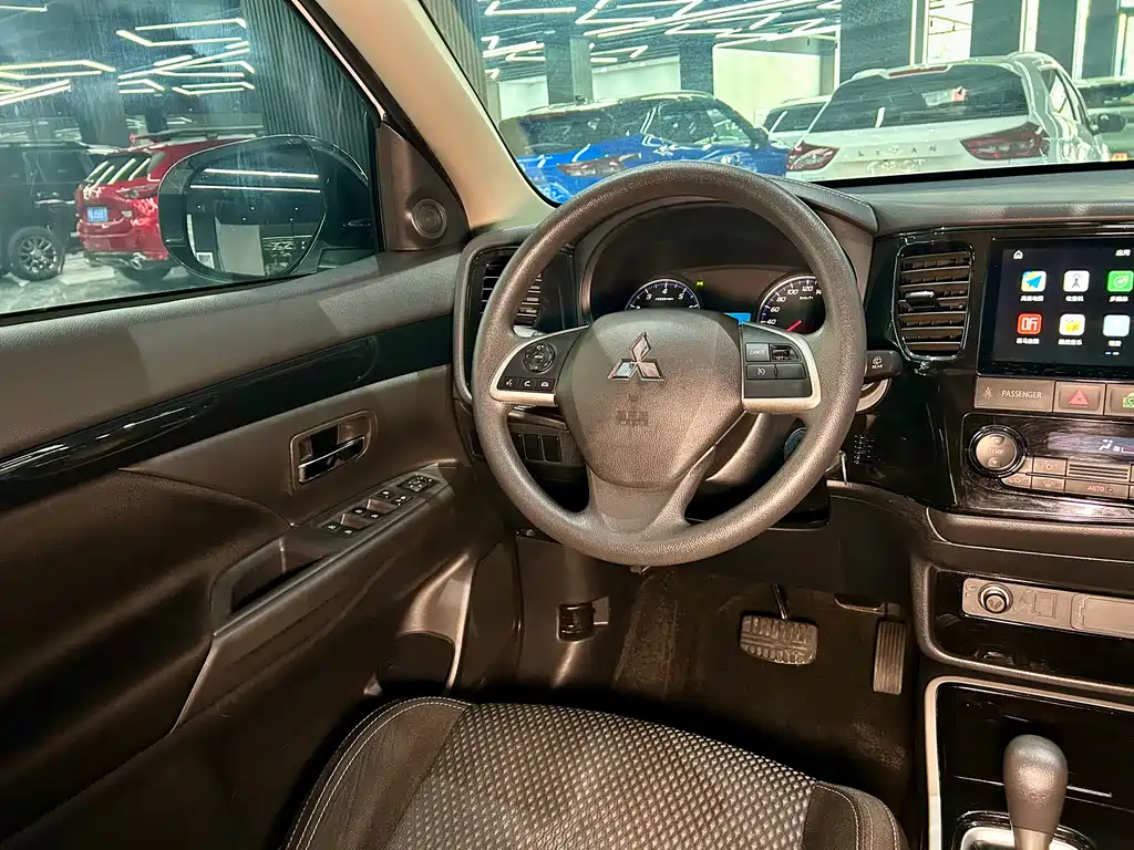 Outlander 2021 facelift 2.0L 2WD smooth version 5 seats купить на сайте DeffCars