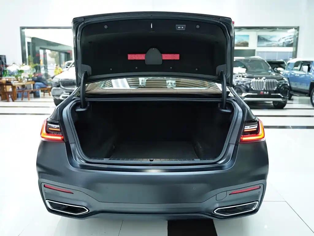 BMW 7 Series 2022 740Li xDrive Executive M Sports Package купить на сайте DeffCars