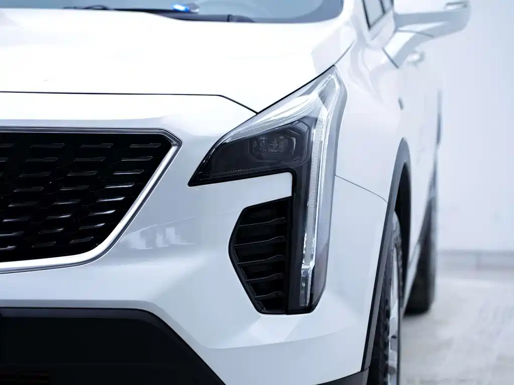 Cadillac XT4 2021 28T two-wheel drive leading model купить на сайте DeffCars