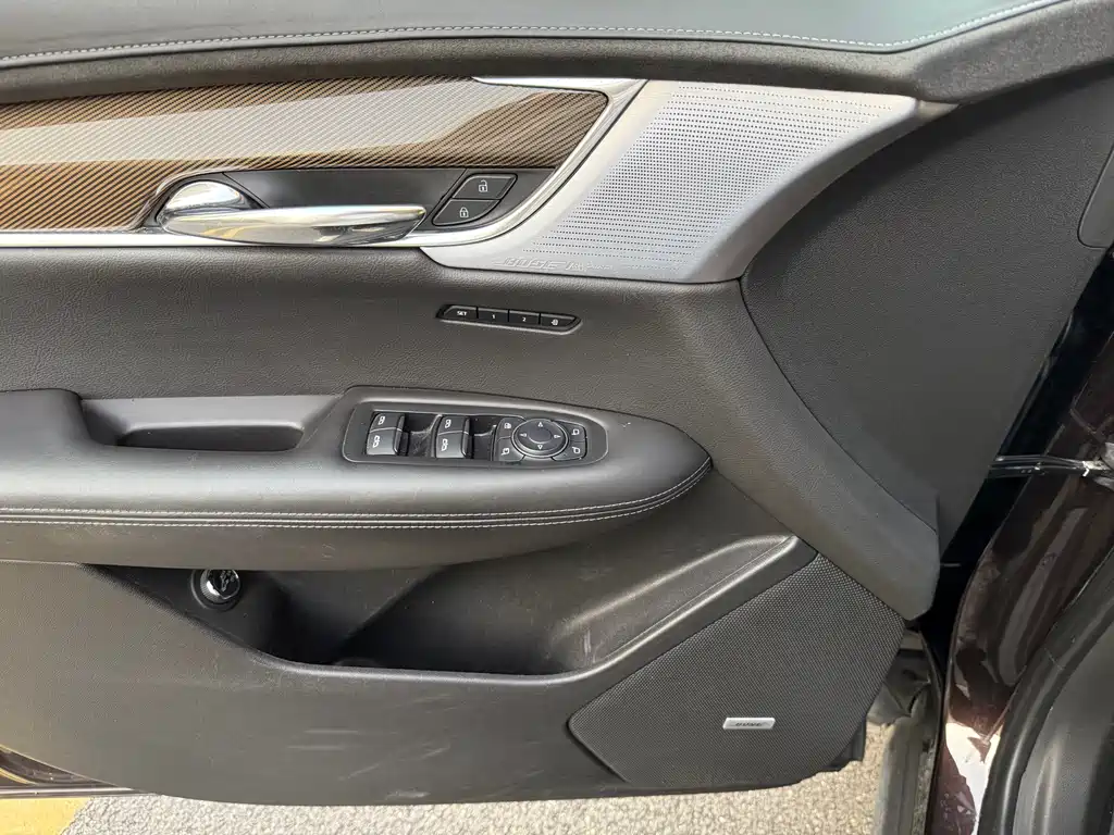 Cadillac XT6 2020 28T six-seat four-wheel drive platinum sports version купить на сайте DeffCars