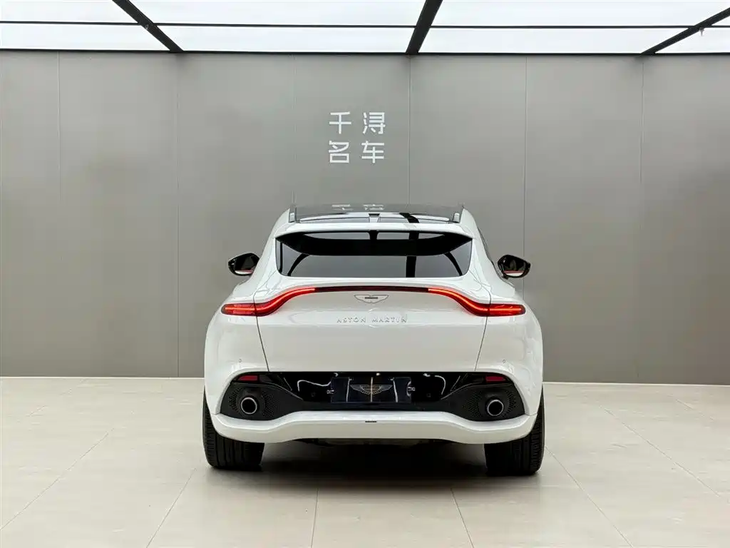 Aston Martin DBX 2020 4.0T V8 купить на сайте DeffCars
