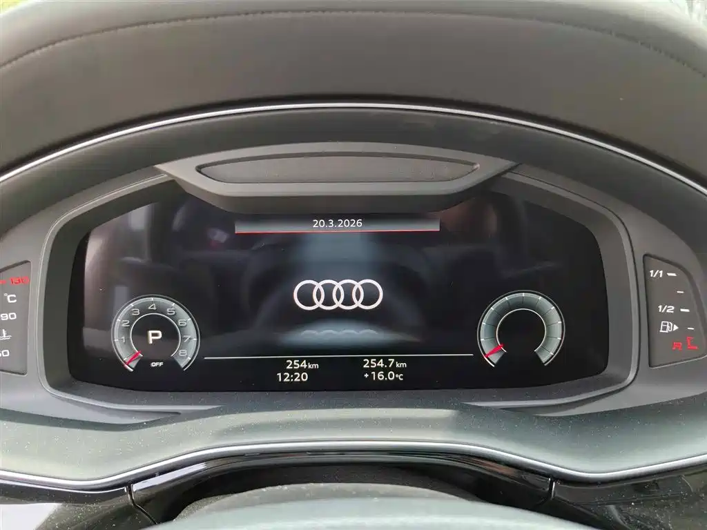 Audi Q8 2024 55 TFSI luxury and dynamic model купить на сайте DeffCars