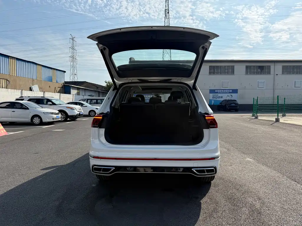 Tiguan L 2022 380TSI automatic four-wheel drive R-Line flagship version 7 seats купить на сайте DeffCars