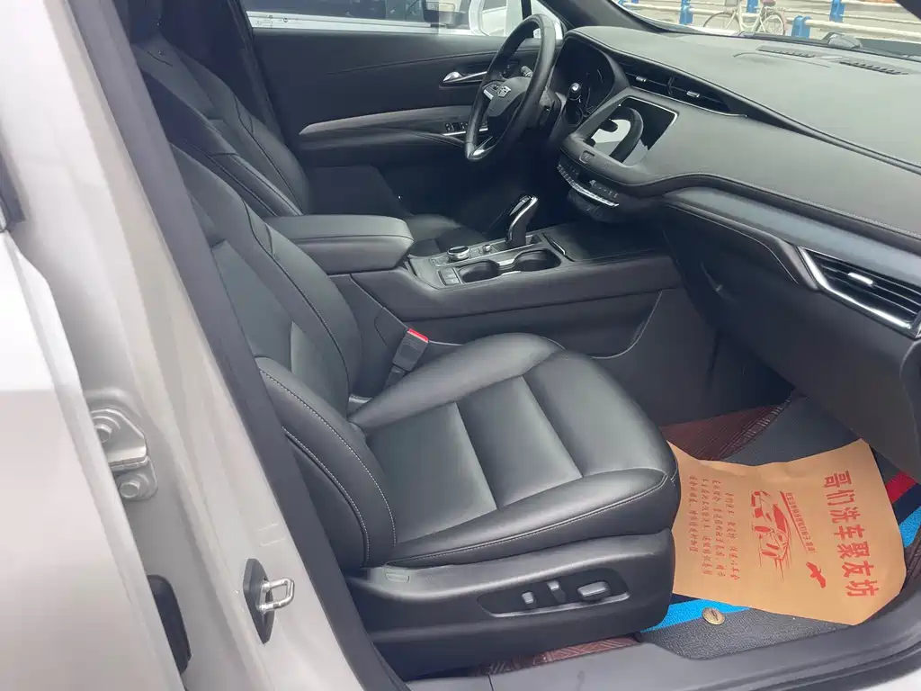 Cadillac XT4 2021 28T two-wheel drive luxury model купить на сайте DeffCars