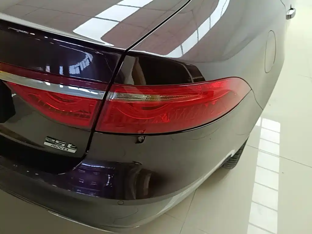 Jaguar XFL 2020 XFL 2.0T P250 four-wheel drive exclusive edition купить на сайте DeffCars