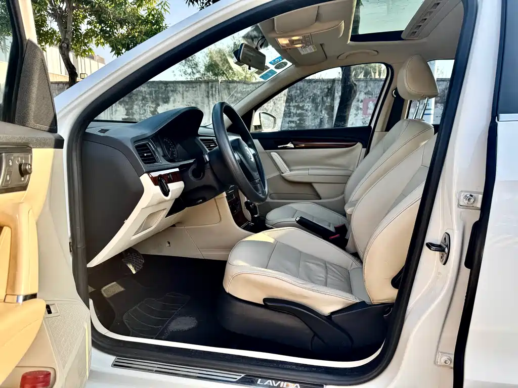 Lavida 2013 facelift 1.4TSI DSG comfort version купить на сайте DeffCars