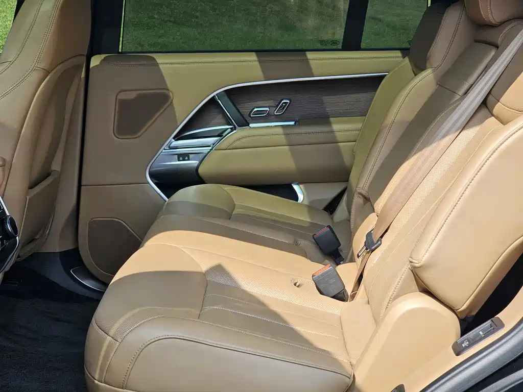 Range Rover 2023 3.0 L6 400PS Seven-seater Extended Edition купить на сайте DeffCars