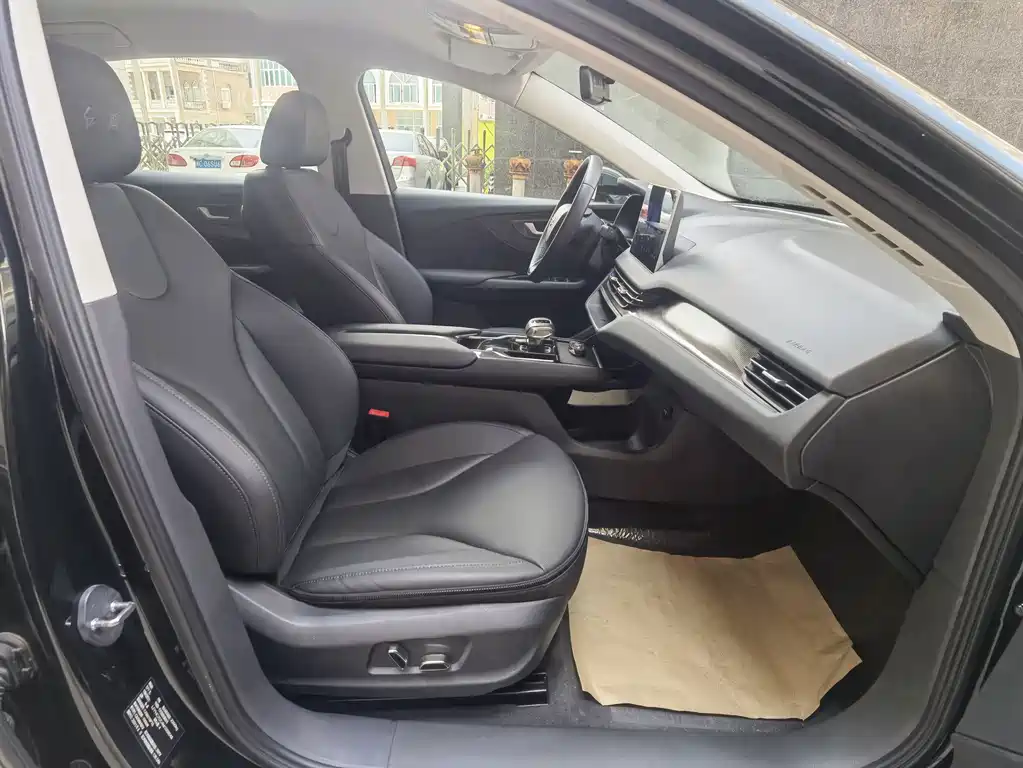 Hongqi E-QM5 2021 online appointment charging basic version 4 seats купить на сайте DeffCars