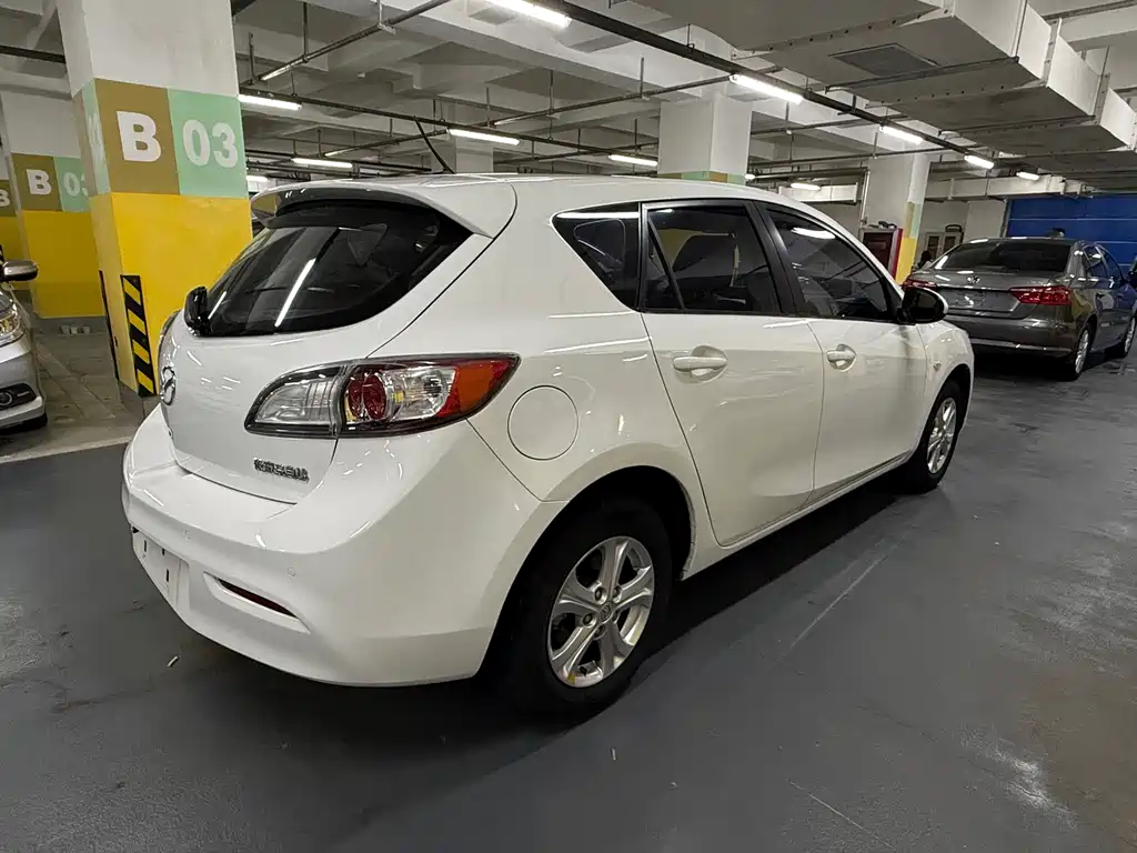 Mazda 3 Star 2015 Hatchback 1.6L Automatic Elite купить на сайте DeffCars