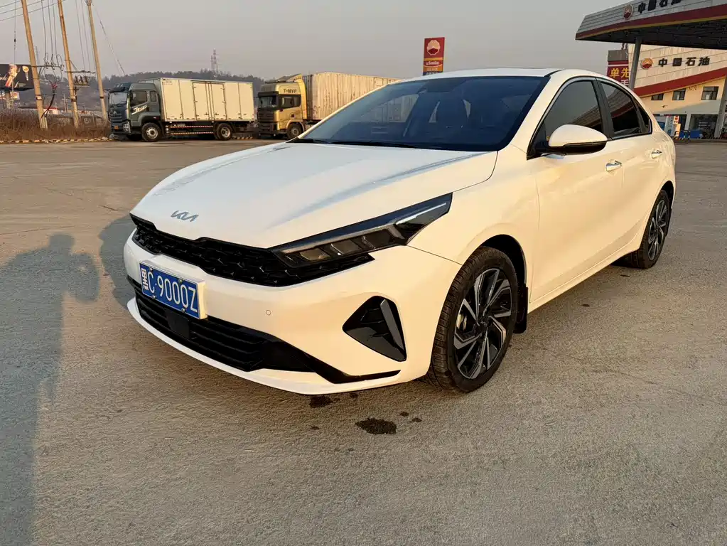 Kia K3 2023 1.5L CVT Premium Edition купить на сайте DeffCars