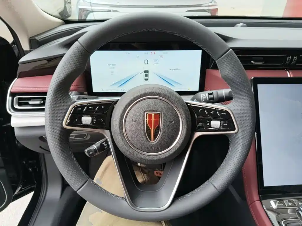 Hongqi H5 2025 2.0T automatic Qichang version купить на сайте DeffCars