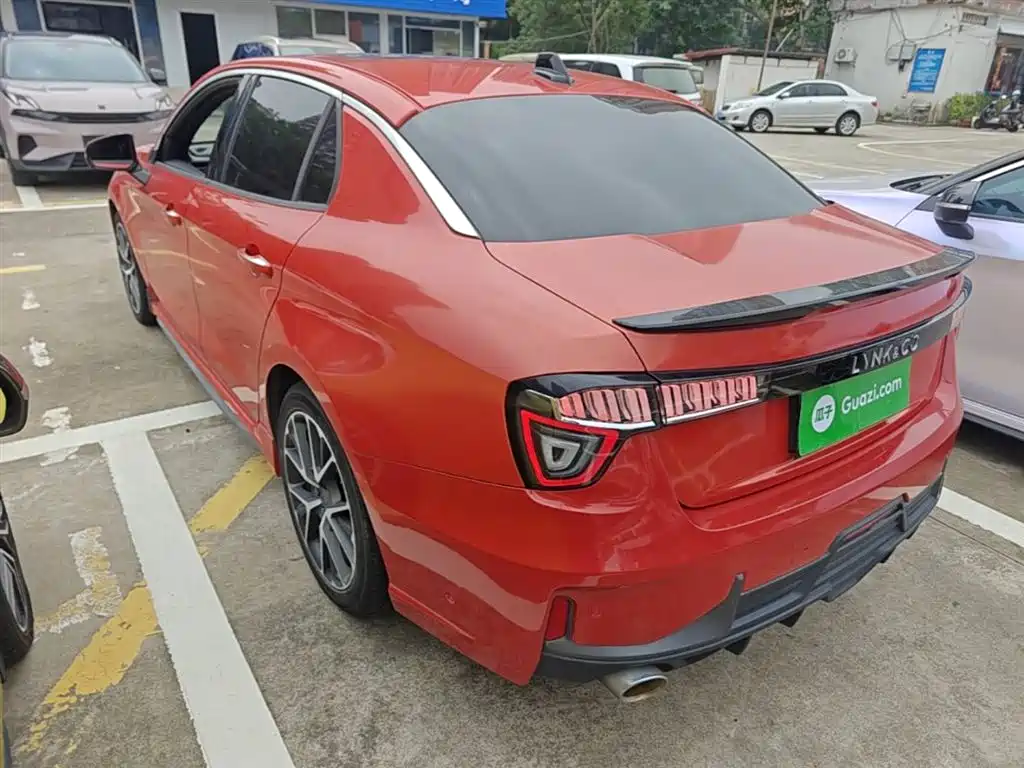 Lynk & Co 03 2019 1.5TD DCT Pro version National VI купить на сайте DeffCars