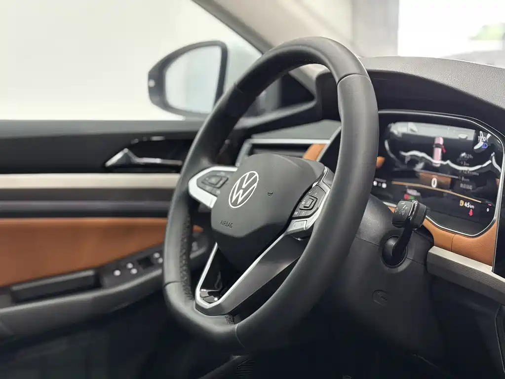 Bora 2023 model 200TSI DSG Zhixing PRO version купить на сайте DeffCars