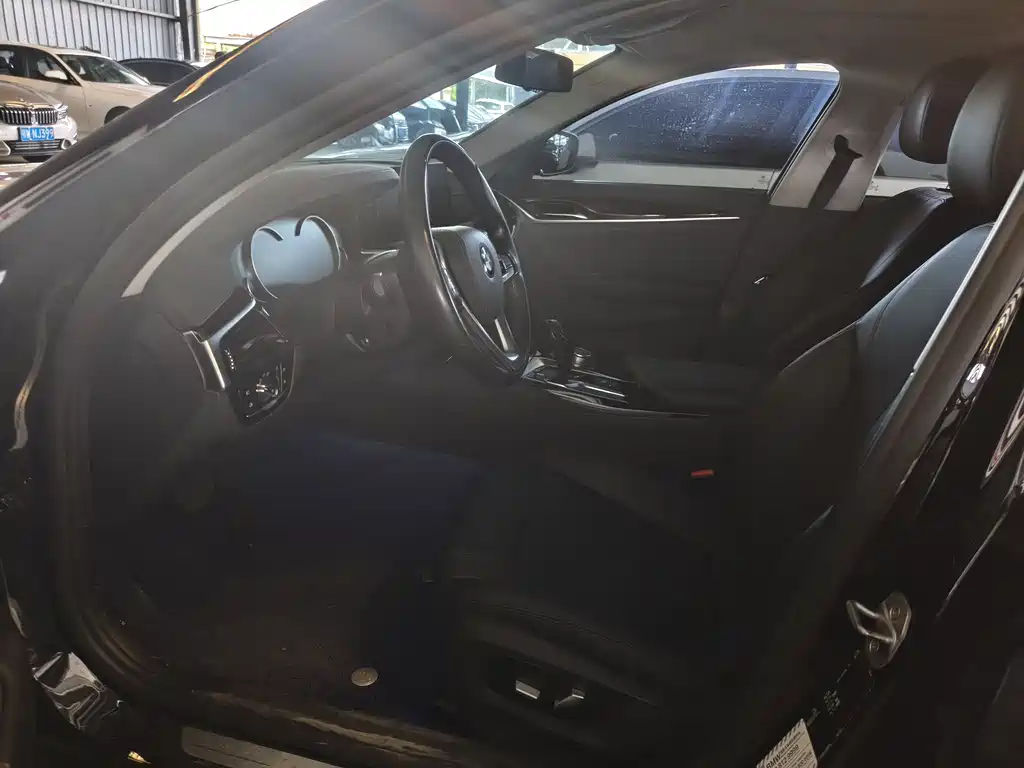 BMW 5 Series 2018 525Li Luxury Package купить на сайте DeffCars