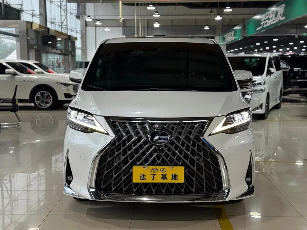 Lexus LM 2020 300h seven-seater elegant version купить на сайте DeffCars