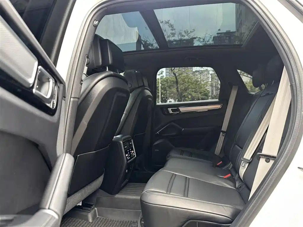Cayenne 2023 Cayenne S 2.9T Platinum Edition купить на сайте DeffCars