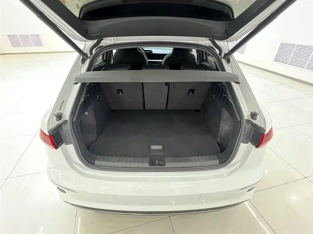 Audi A3 2023 facelift Sportback 35 TFSI luxury sports model купить на сайте DeffCars