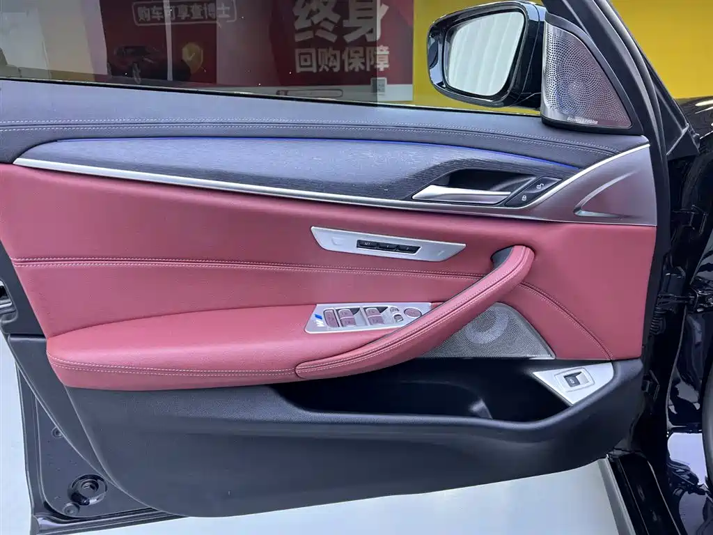 BMW 5 Series 2022 facelift 530Li leading M sports package купить на сайте DeffCars