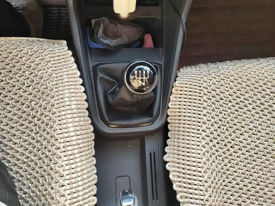 Santana 2016 1.6L Manual Deluxe Edition купить на сайте DeffCars