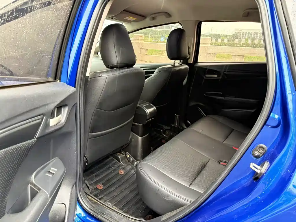 Fit 2016 1.5L LX CVT comfort model купить на сайте DeffCars