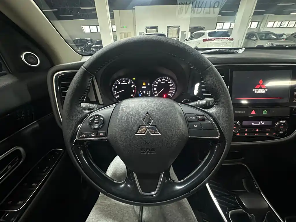 Outlander 2021 2.0L 2WD Enjoy Edition 5 seats купить на сайте DeffCars