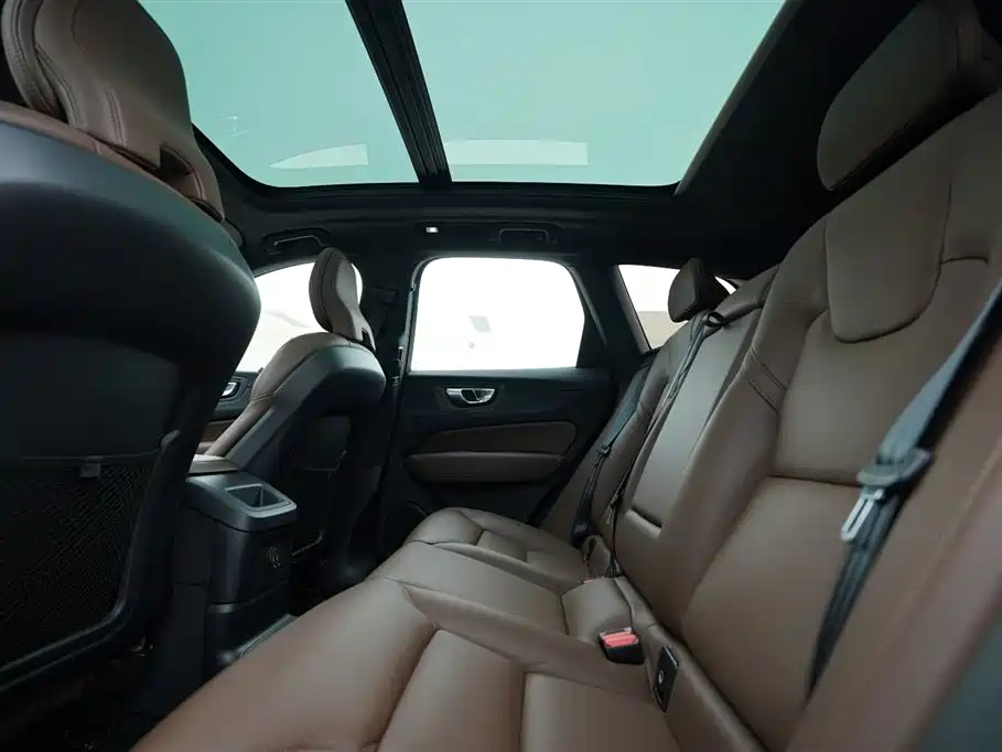 Volvo XC60 plug-in hybrid 2024 T8 plug-in hybrid long-range four-wheel drive Zhiyuan luxury version купить на сайте DeffCars