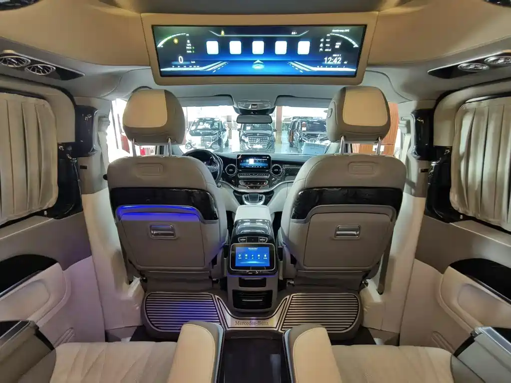 Mercedes V-Class 2022 V 260L Long Wheelbase Deluxe Edition купить на сайте DeffCars