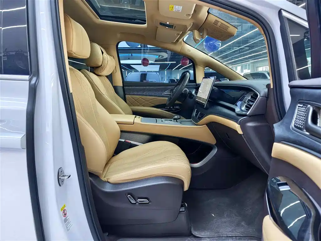 Denza D9 2025 DM-i smart driving version 1020 four-wheel drive exclusive model купить на сайте DeffCars