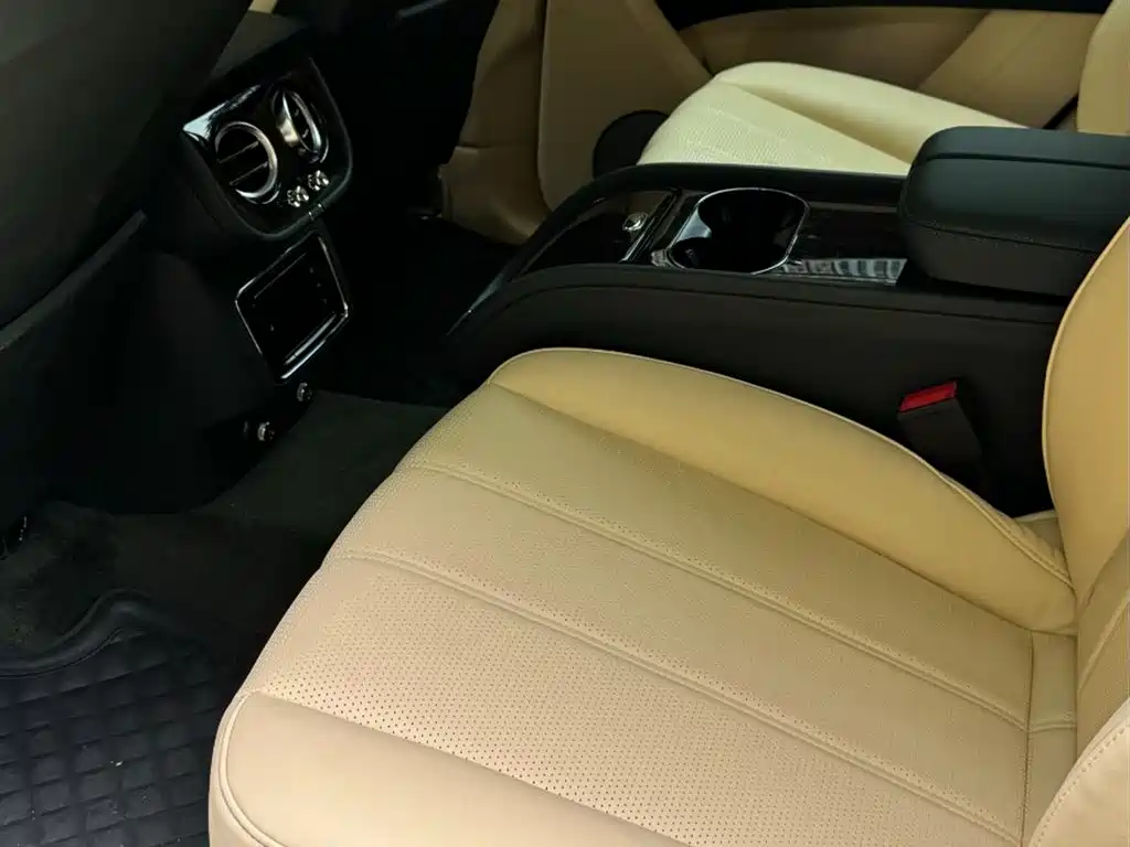Bentayga 2018 4.0T V8 купить на сайте DeffCars
