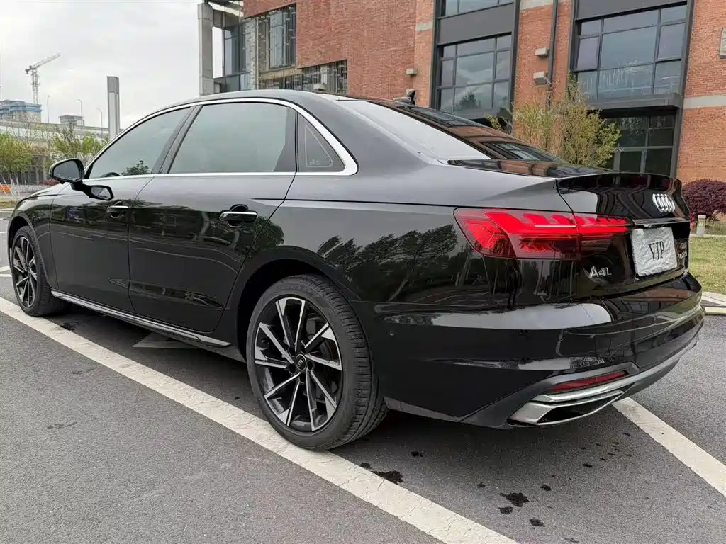 Audi A4L 2022 40 TFSI luxury and elegant model купить на сайте DeffCars