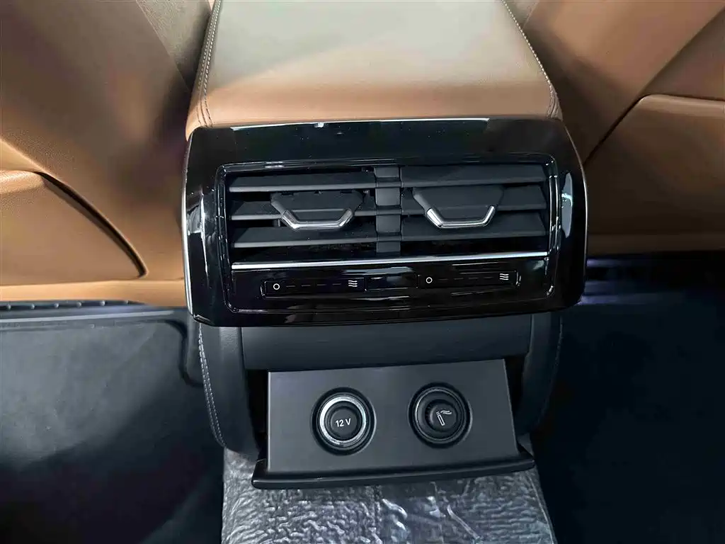 Audi A8 2023 A8L 50 TFSI quattro Premium Selection купить на сайте DeffCars