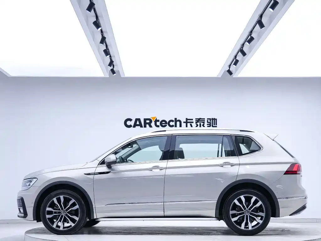 Tiguan L 2021 330TSI automatic two-wheel drive R-Line version купить на сайте DeffCars