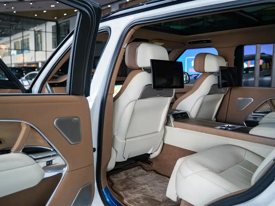 Range Rover 2023 4.4 V8 SV Honor Creation Extended Edition купить на сайте DeffCars