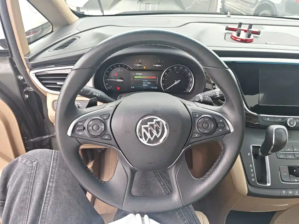 Buick GL8 2017 ES 28T Exclusive Type National V купить на сайте DeffCars