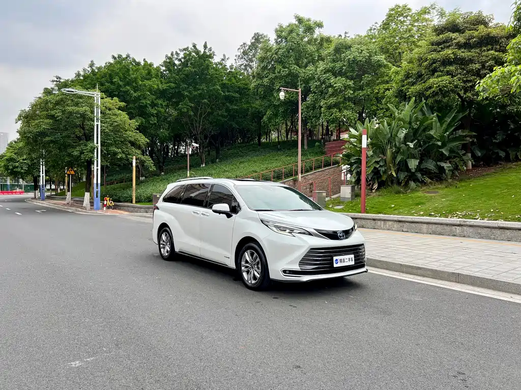 SIENNA 2021 2.5L Hybrid Extreme Edition купить на сайте DeffCars