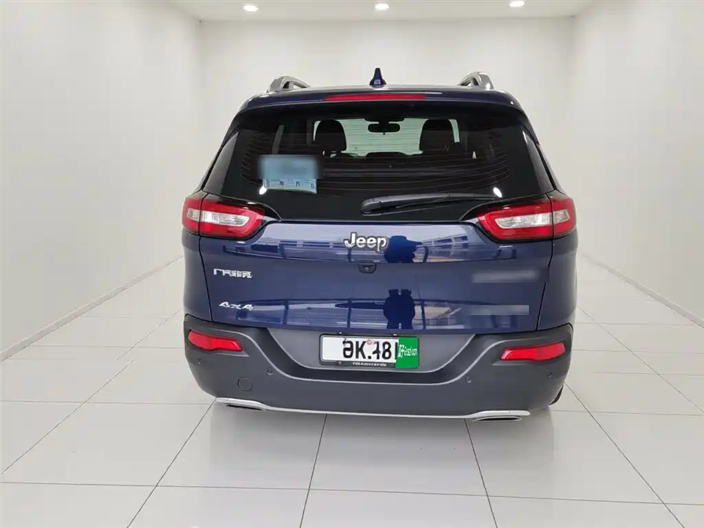 Liberty Light 2016 2.4L Superior Edition купить на сайте DeffCars