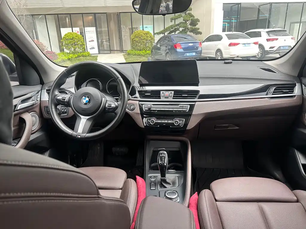 BMW X1 2022 sDrive25Li Leading Model купить на сайте DeffCars