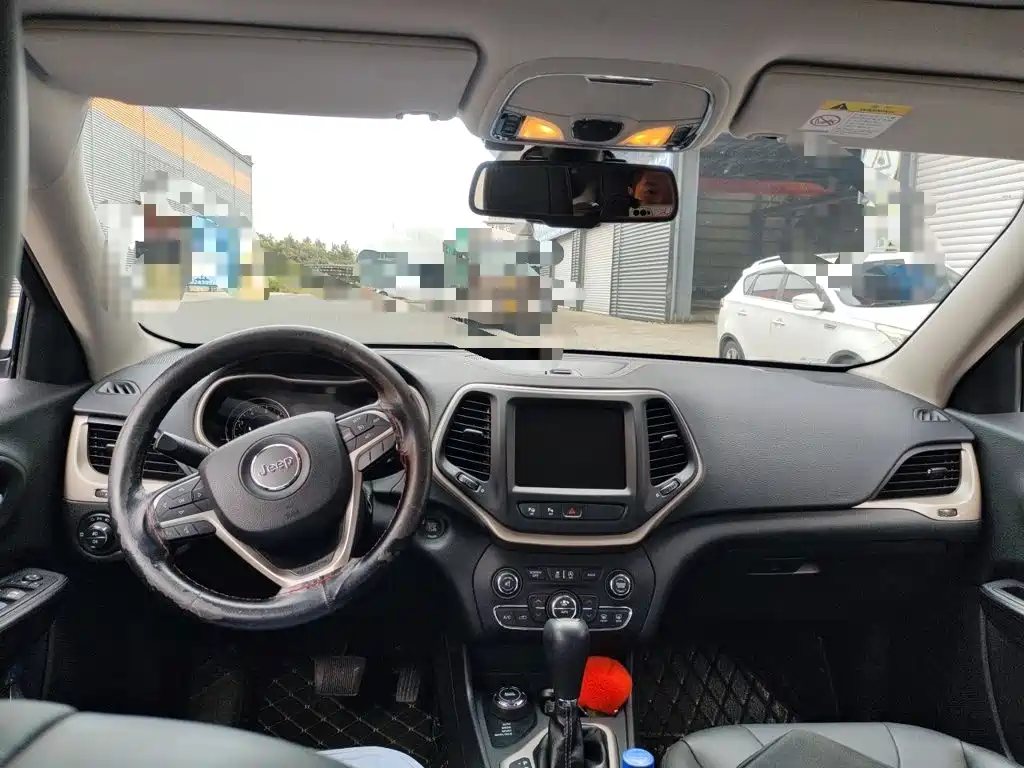 Liberty Light 2016 2.4L Superior Edition купить на сайте DeffCars