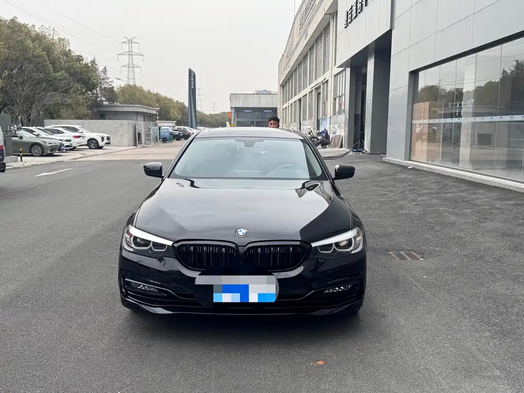 BMW 5 Series 2018 facelift 530Li leading model luxury package купить на сайте DeffCars