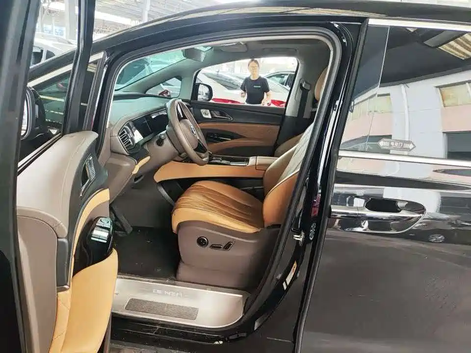 Denza D9 2022 DM-i 970 four-wheel drive premium model купить на сайте DeffCars