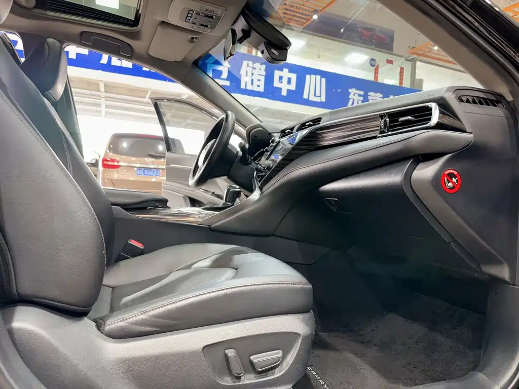Camry 2018 2.0G Deluxe Edition купить на сайте DeffCars