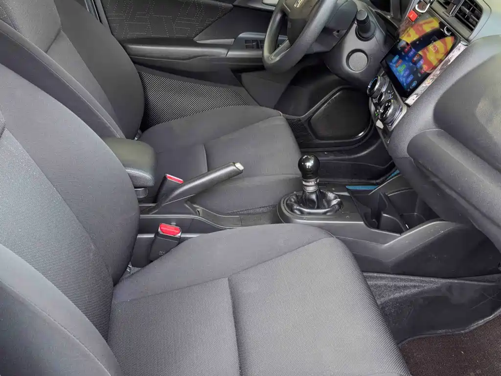 Fit 2016 1.5L LX manual comfort model купить на сайте DeffCars