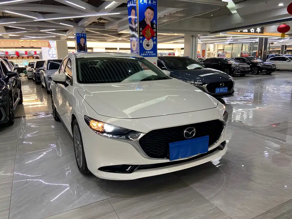 Mazda Axela 2022 2.0L Automatic Premium Edition купить на сайте DeffCars
