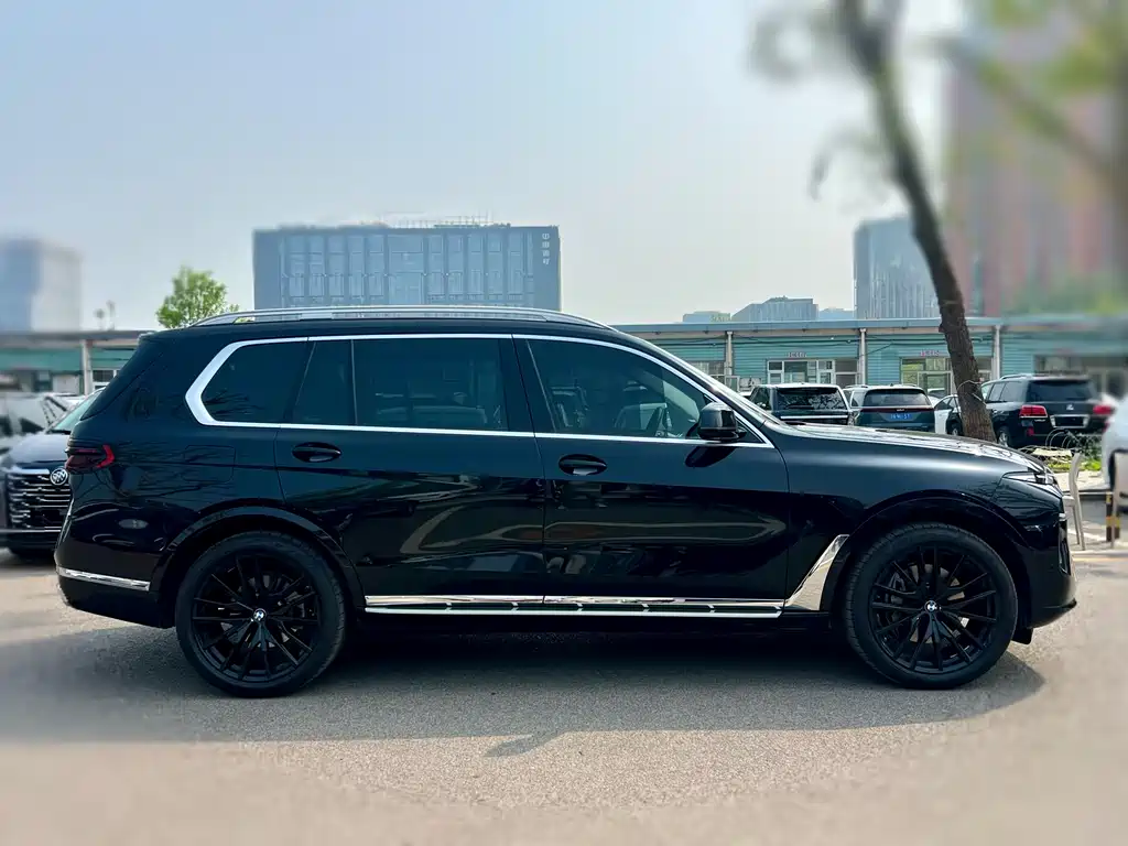 BMW X7 2023 xDrive40i Leading Luxury Package купить на сайте DeffCars
