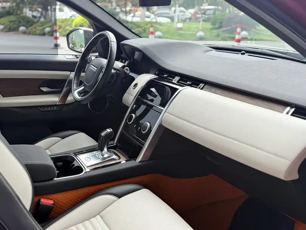 Discovery Sport 2020 249PS R-Dynamic Performance Technology Edition 7-seater купить на сайте DeffCars