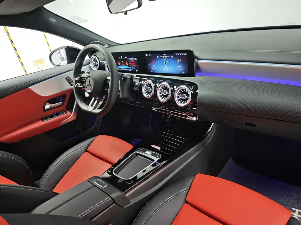 Mercedes-Benz A-Class AMG 2025 facelift AMG A 35 L 4MATIC купить на сайте DeffCars