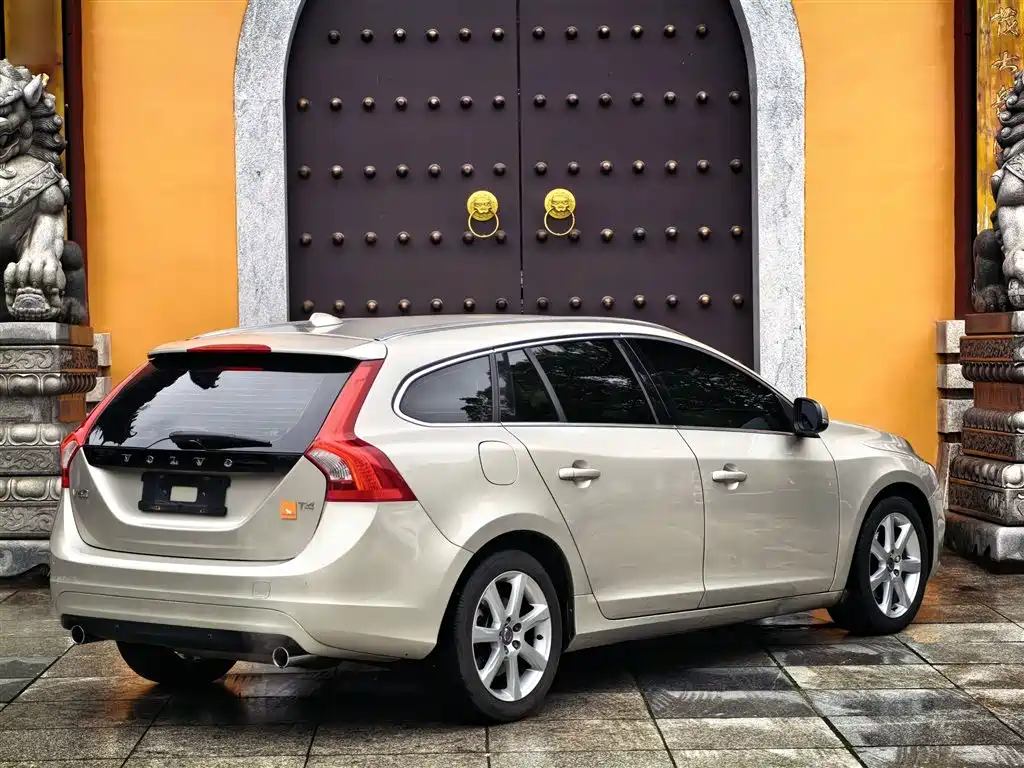 Volvo V60 2017 T4 Zhishang Edition National V купить на сайте DeffCars